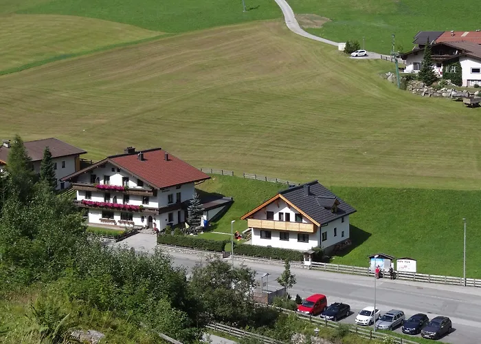 Hinteranger Apartman *